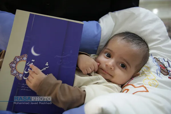عکسی زیبا در حاشیه مراسم احیاء شب ۲۱ ماه مبارک رمضان