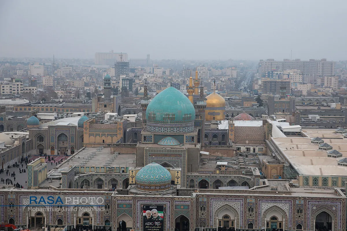 طواف پیکر شهید حاج قاسم سلیمانی و شهداء در مضجع منور رضوی