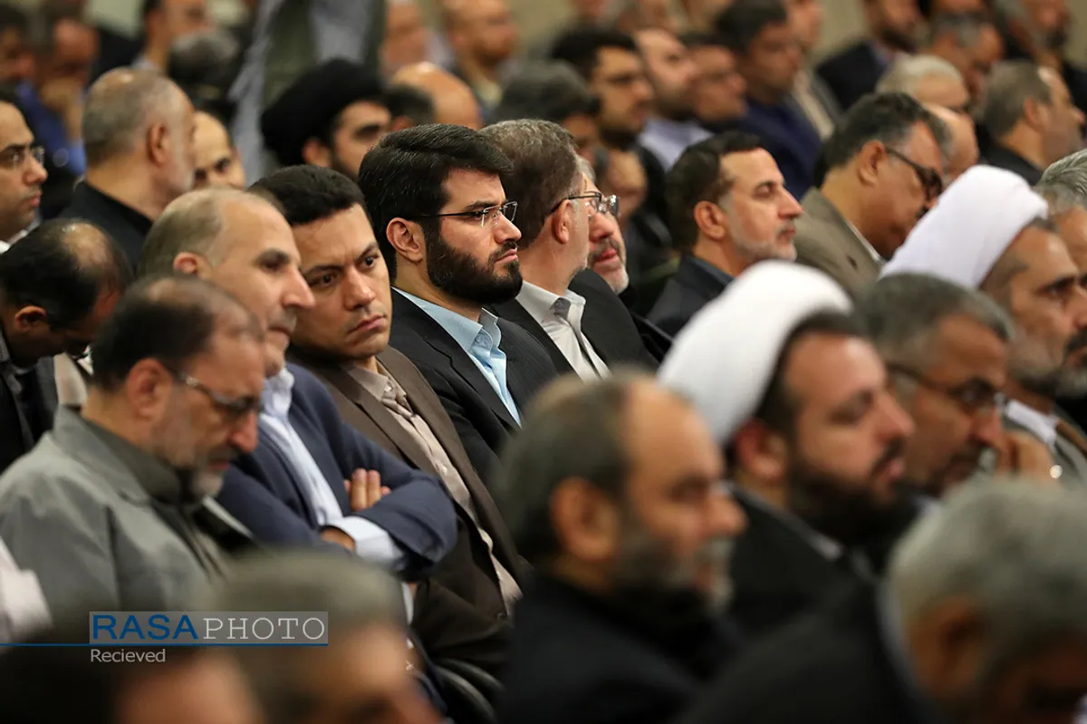 دیدار جمعی از اساتید، اعضای هیئت&zwnj;های علمی و پژوهشگران دانشگاه&zwnj;ها و مراکز علمی با رهبر انقلاب