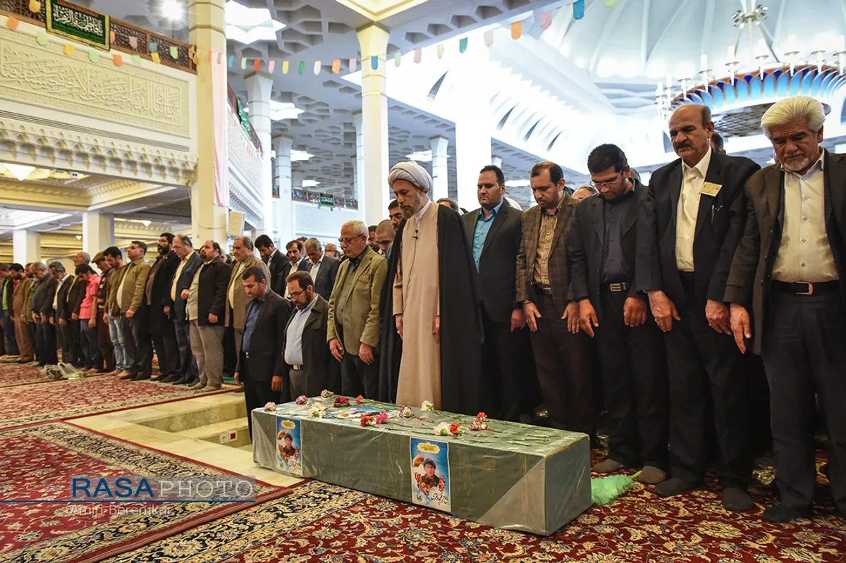 تشییع پیکر شهید مدافع حرم محمد باقری در شیراز