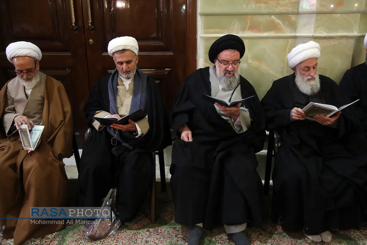 تشییع پیکر آیت الله طبرسی در قم