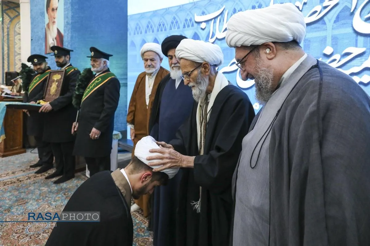 جشن عمامه&zwnj;گذاری طلاب حوزه علمیه حضرت ولی عصر (عج)