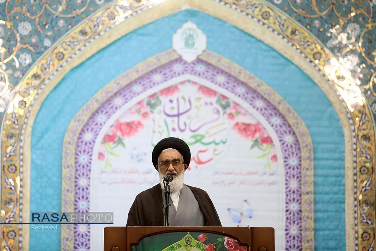 اقامه نماز عید سعید قربان در حرم کریمه اهلبیت (ع)