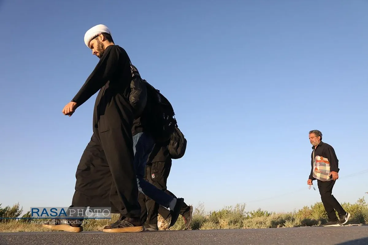 پیاده روی زائران حضرت امام رضا (علیه&zwnj;السلام) بسمت مشهد