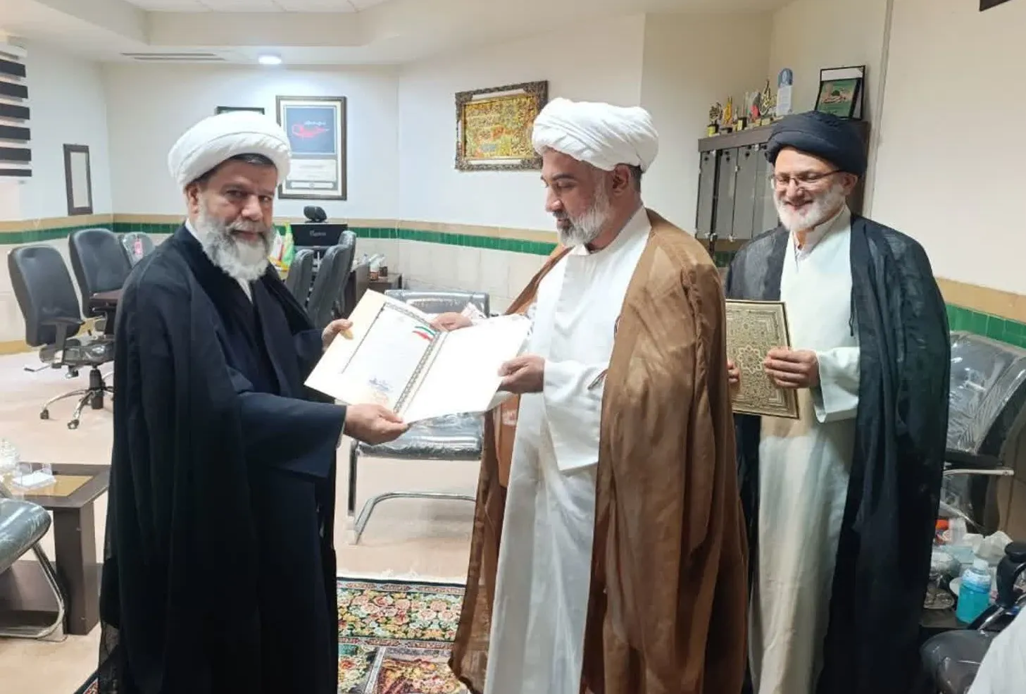 تجلیل مدیر حوزه علمیه فارس از مبلغان زباندان اربعین