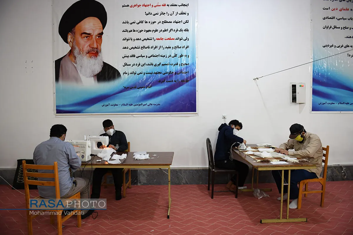 گارگاه تولید ماسک توسط طلاب خارجی