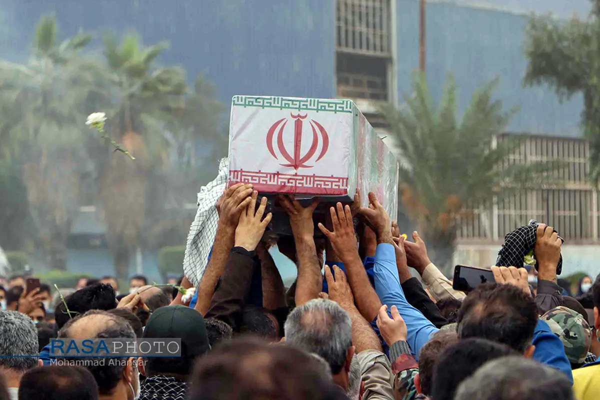 تشییع و خاکسپاری دو شهید گمنام دفاع مقدس در اهواز&lrm;