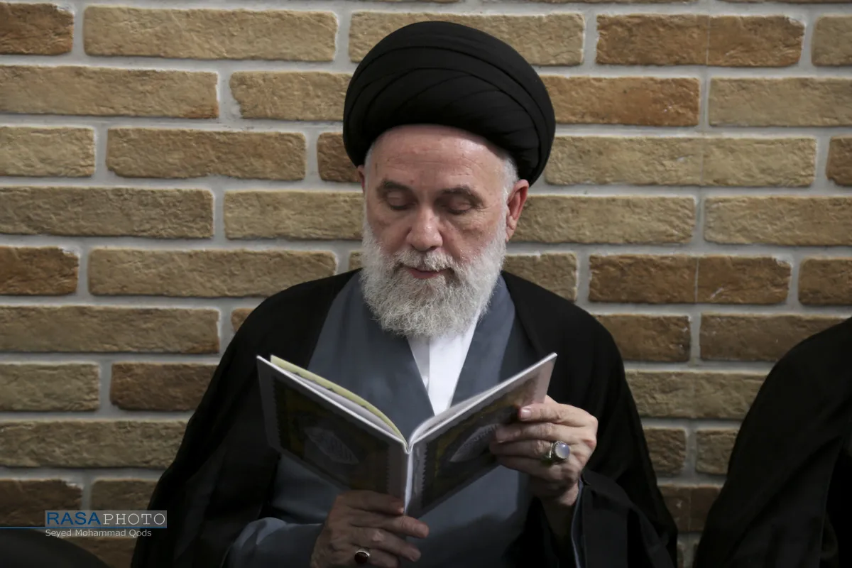 مراسم وداع با پیکر مرحوم حضرت آیت الله شبیری زنجانی