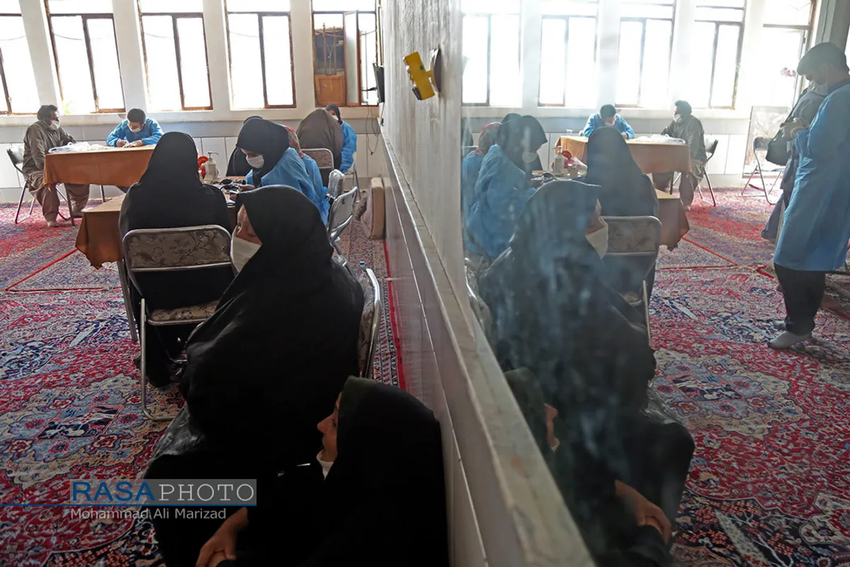 فعالیت گروه جهادی پزشکی در منطقه محروم قم