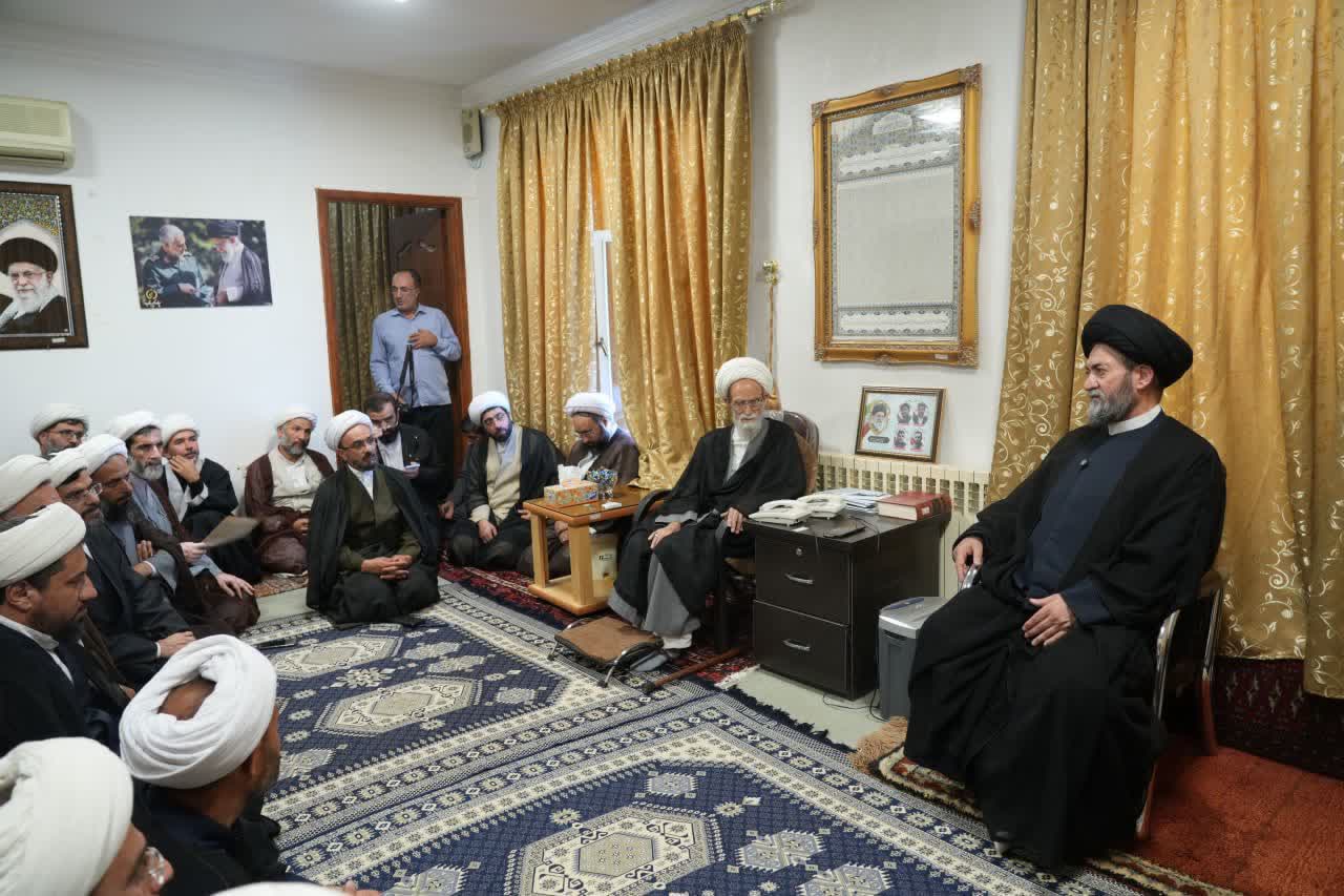 آیتالله عاملی با اساتید و علمای حوزه علمیه بناب دیدار کرد+ تصاویر آیتالله عاملی با اساتید و علمای حوزه علمیه بناب دیدار کرد+ تصاویر