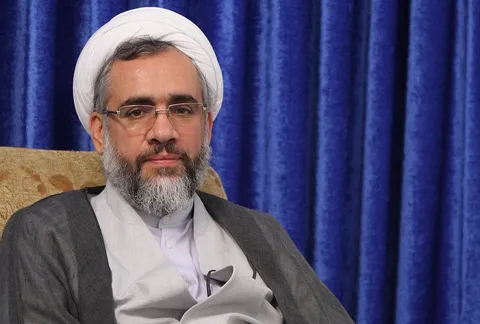 چگونه نوجوان خود را در فضای مجازی حفظ کنیم