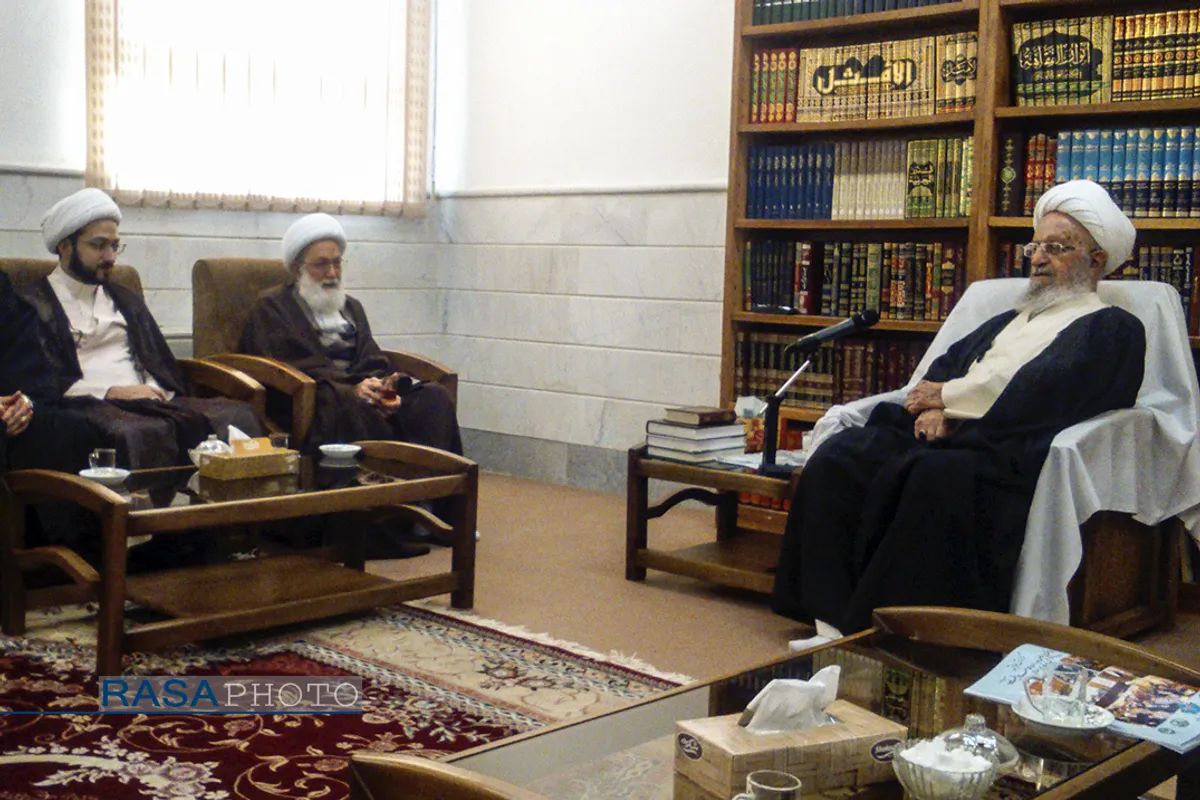 دیدار شیخ عیسی قاسم با آیت الله مکارم شیرازی
