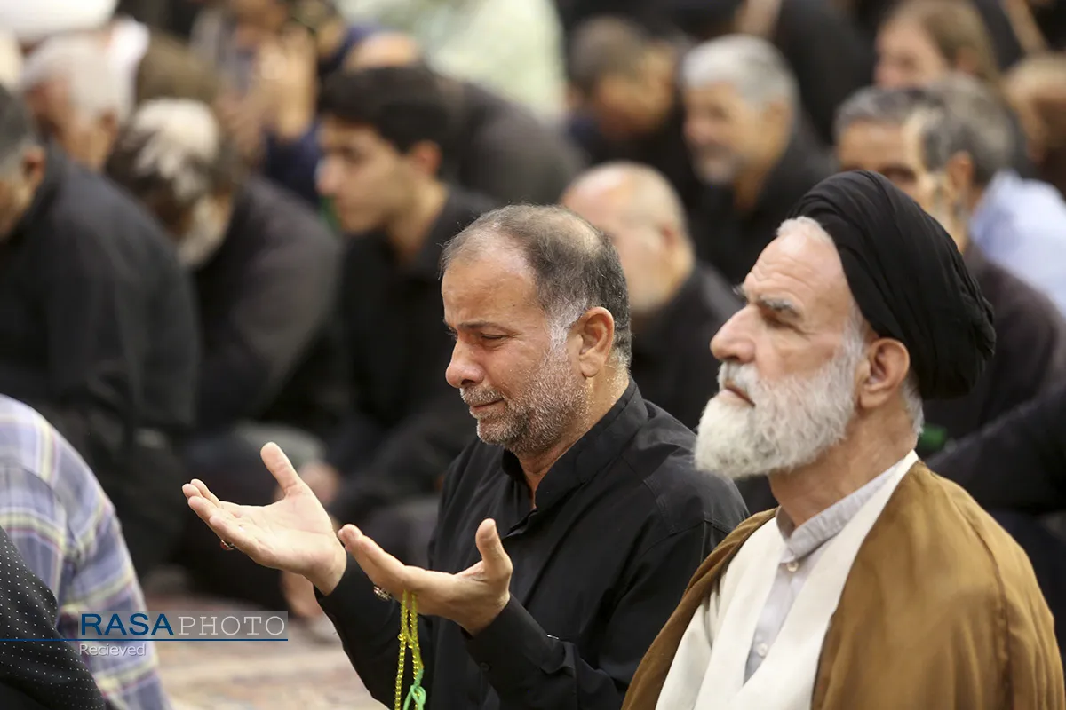 بزرگداشت رهبر شهید از سوی حضرت آیت&zwnj;الله سبحانی در حرم بانوی کرامت
