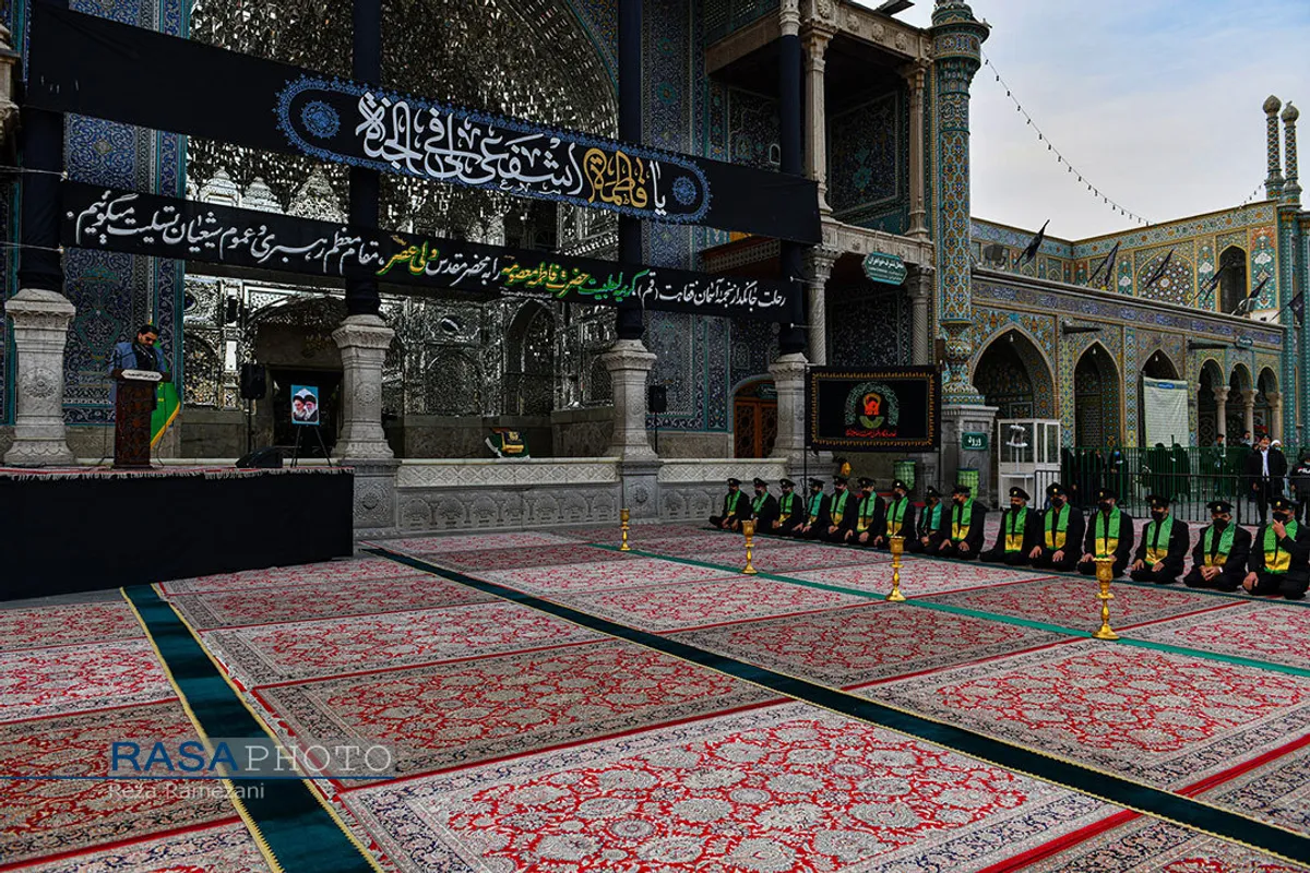 آیین تعویض پرچم حرم در شب وفات حضرت معصومه (سلام الله علیها)