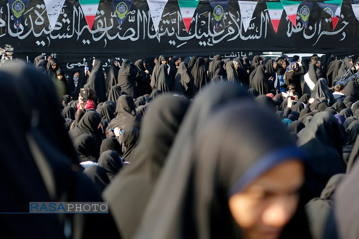 اجتماع دختران انقلاب در میدان امام حسین (ع) تهران