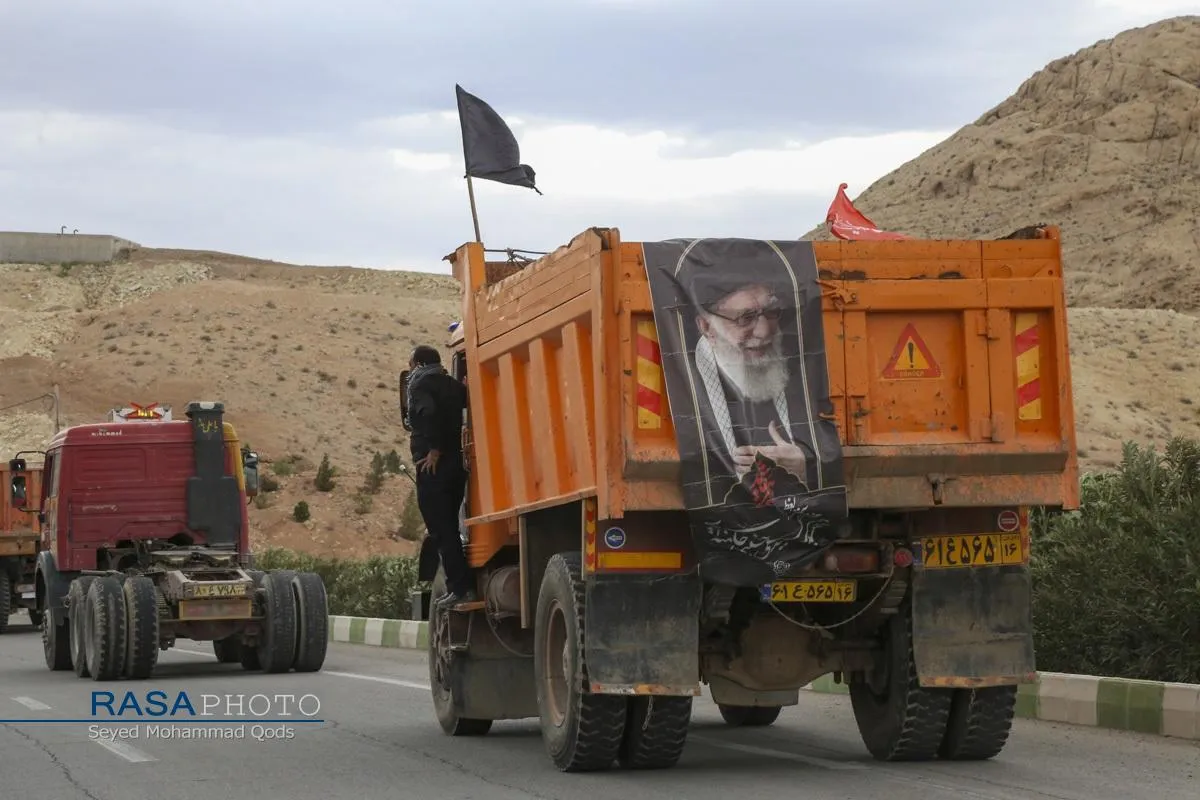بیعت کامیون&zwnj;داران استان قم با رهبر معظم انقلاب