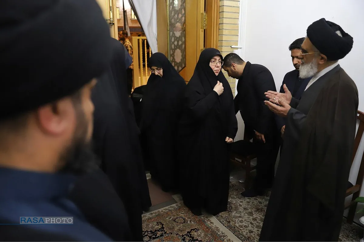 مراسم بزرگداشت شهدای خدمت در حرم حضرت معصومه (سلام&zwnj;الله&zwnj;علیها)