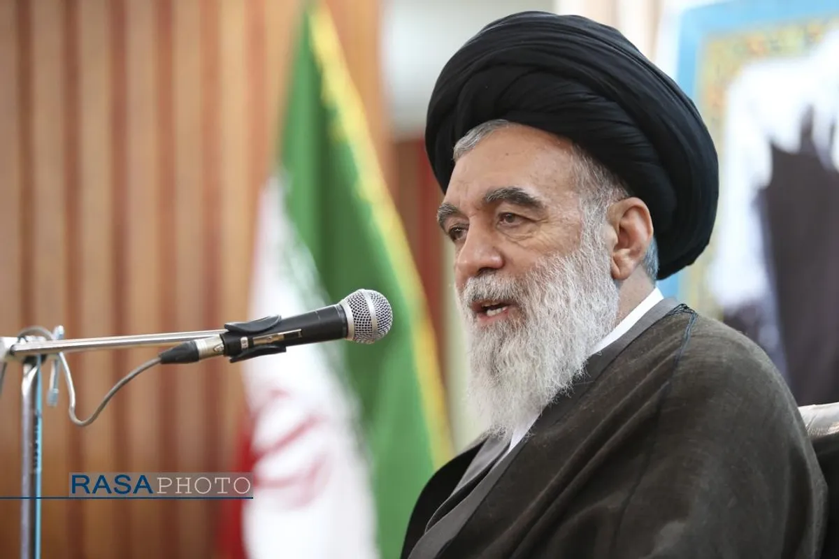 اولین اجلاسیه سراسری ایمان و&zwnj;امید امام خمینی (ره) در اندیشه امام خامنه&zwnj;ای
