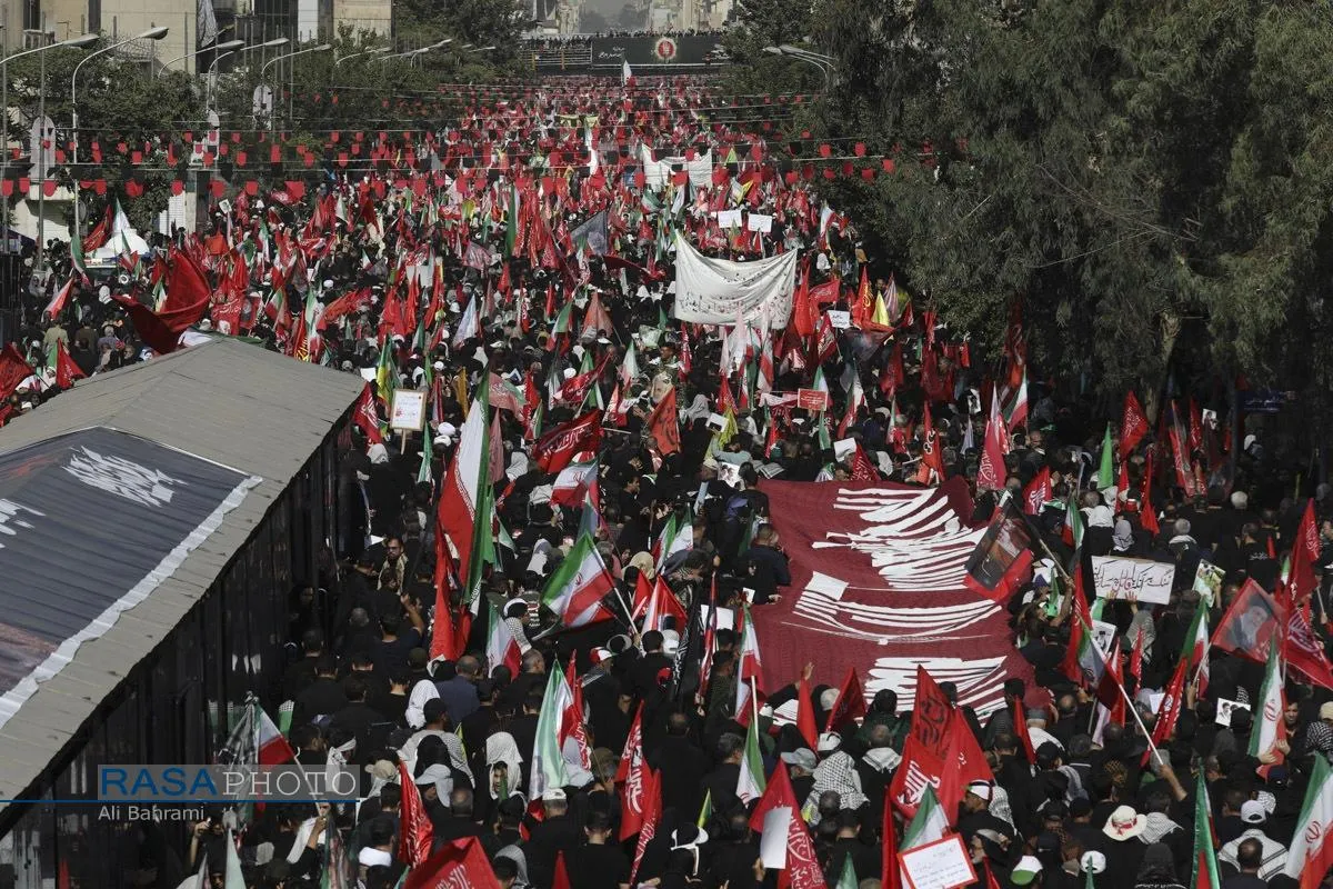 تشییع تاریخی رهبر شهید انقلاب در تهران