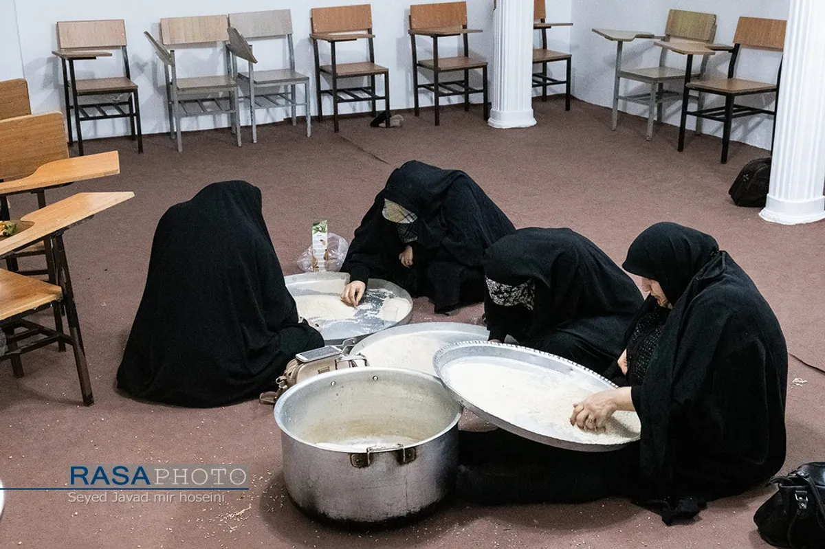 توزیع ۲۰۰۰ پرس آش نذری به مناسبت سالروز وفات حضرت ام المومنین خدیجه کبری (سلام الله علیها) توسط طلاب و خیرین در مناطق محروم تالش