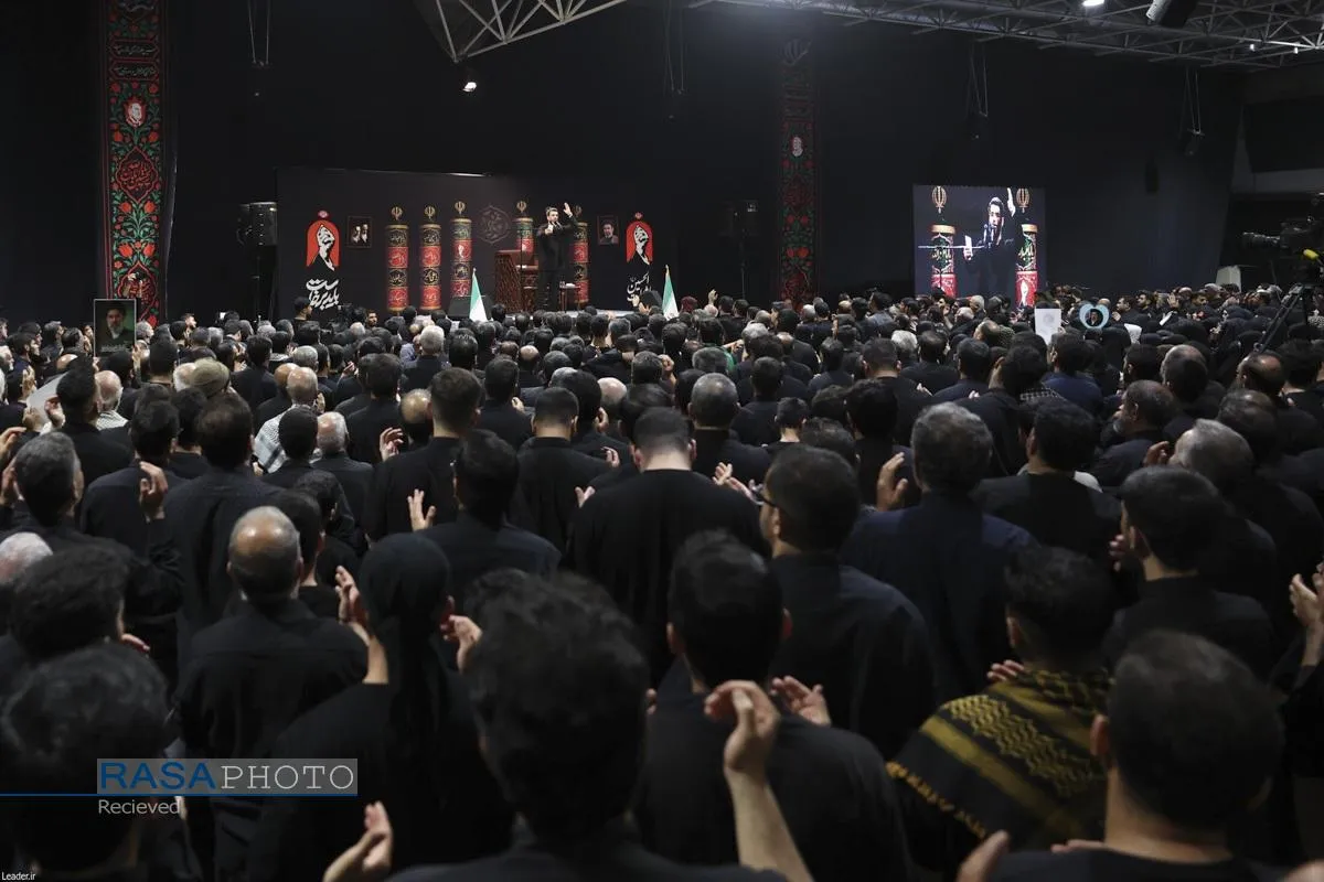 مراسم عزاداری شب تاسوعا در جوار محل شهادت رهبر شهید انقلاب اسلامی