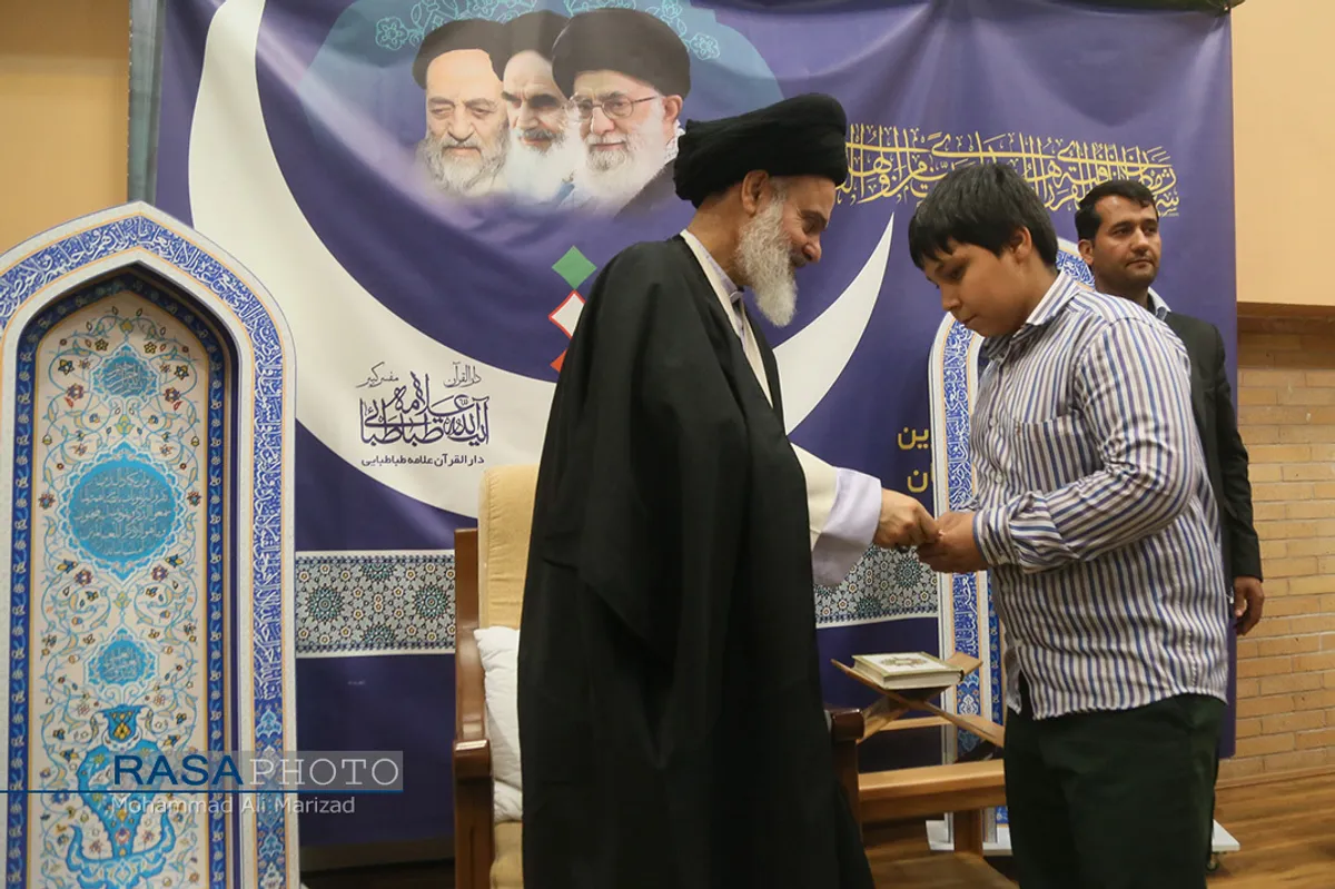 سخنرانی آیت الله حسینی بوشهری در جمع خانواده شهداء مدافع حرم
