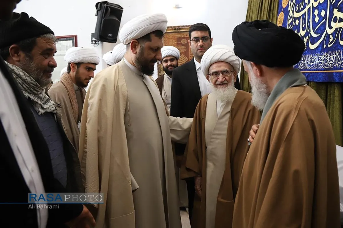 جشن عمامه&zwnj;گذاری طلاب در بیوت مراجع تقلید به&zwnj;مناسبت روز میلاد حضرت زهرا (سلام&zwnj;الله&zwnj;علیها)