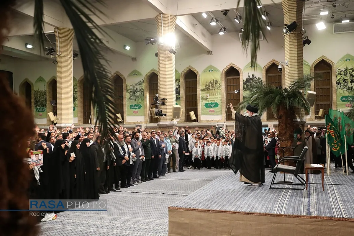 دیدار پیشکسوتان و فعالان دفاع مقدس و مقاومت با رهبر انقلاب