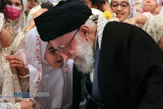 مراسم جشن تکلیف دختران دانش&zwnj;آموز با حضور مقام معظم رهبری