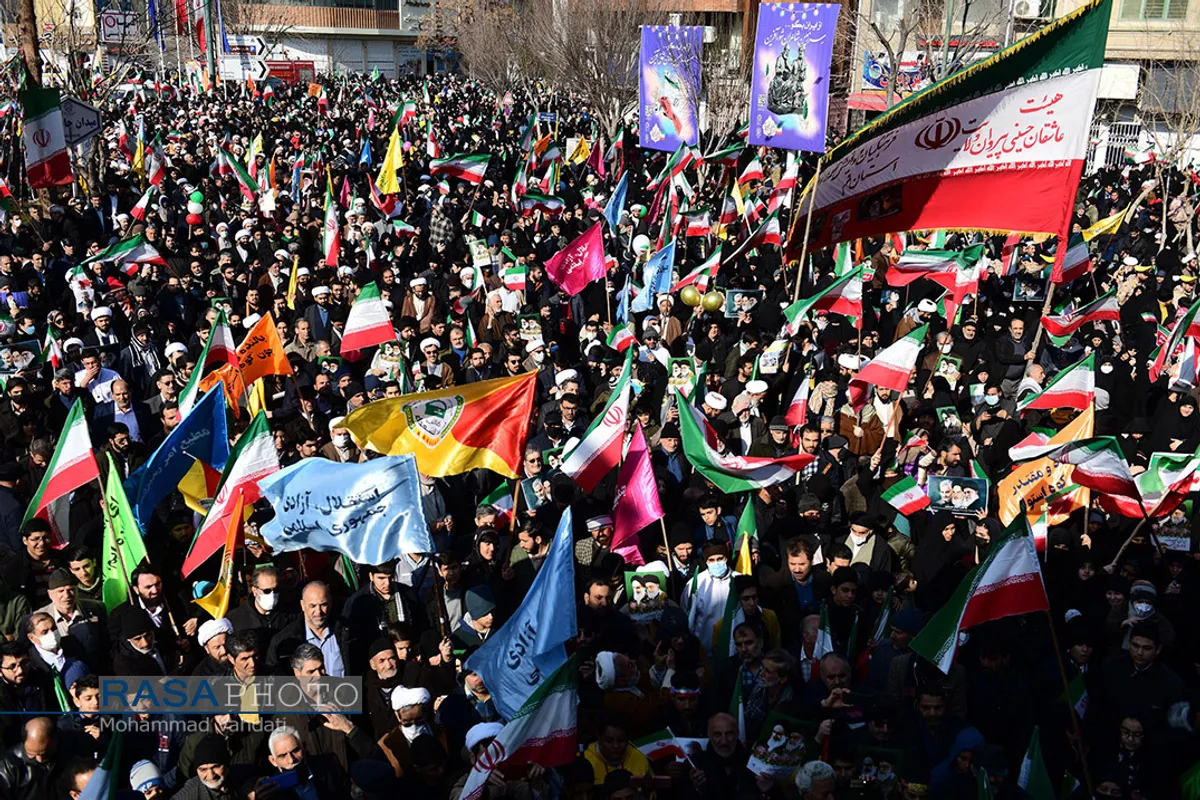 راهپیمایی باشکوه مردم قم در جشن پیروزی انقلاب