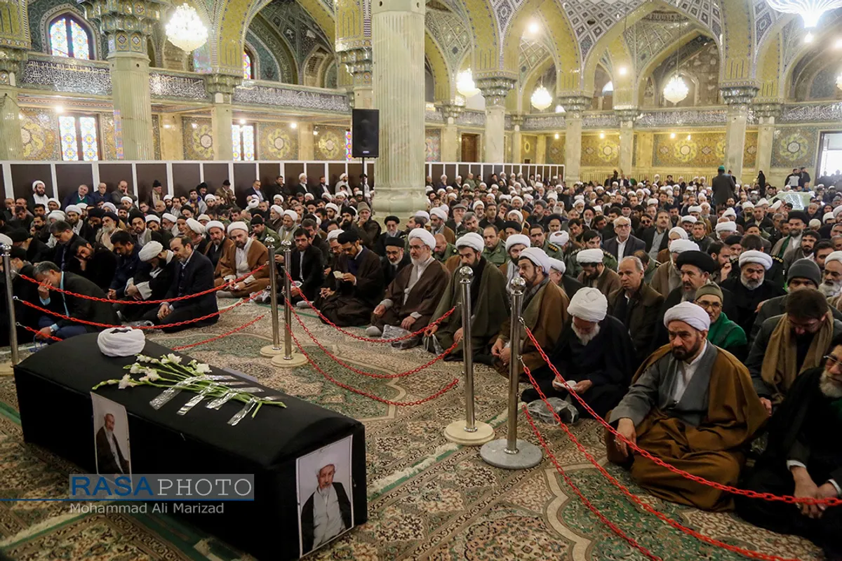 مراسم تشییع پیکر آیت الله مومن نماینده مردم استان قم در مجلس خبرگان رهبری