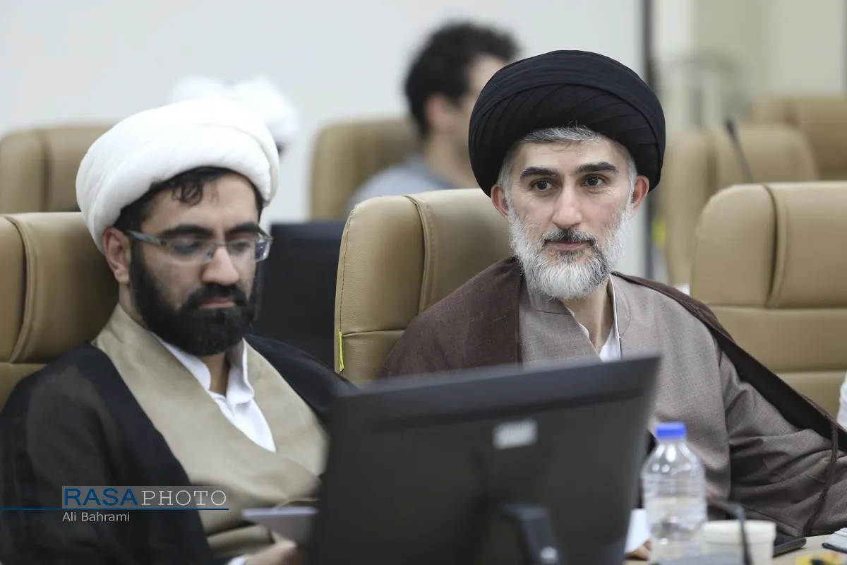 نشست علمی تحلیل فنی و فقهی زیست مجازی ایرانیان