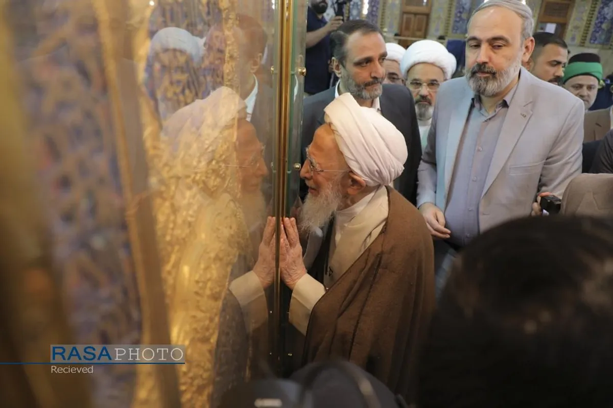 تشرف حضرت آیت&zwnj;الله جوادی آملی به حرم&zwnj;های مطهر حضرت اباعبدالله الحسین و حضرت ابوالفضل العباس (علیهما&zwnj;السلام)