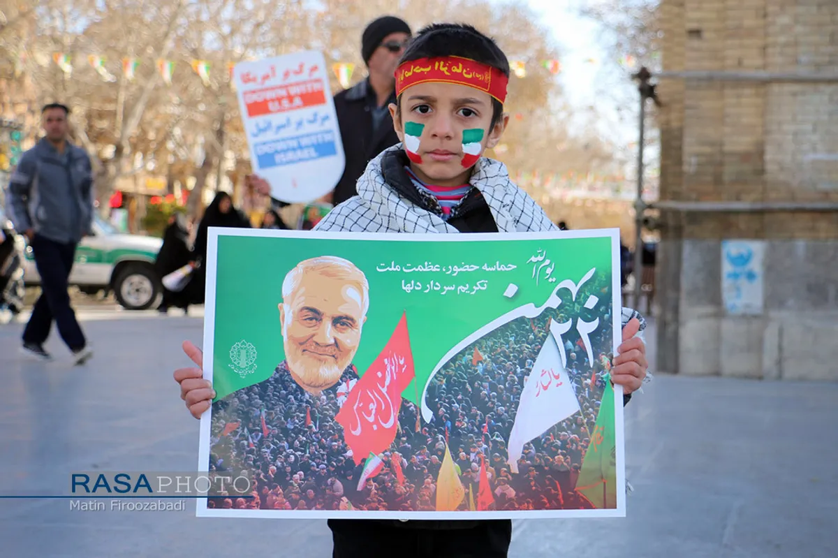 حضور سردار شهید حاج قاسم سلیمانی در راهپیمایی ۲۲ بهمن ۱۳۹۸