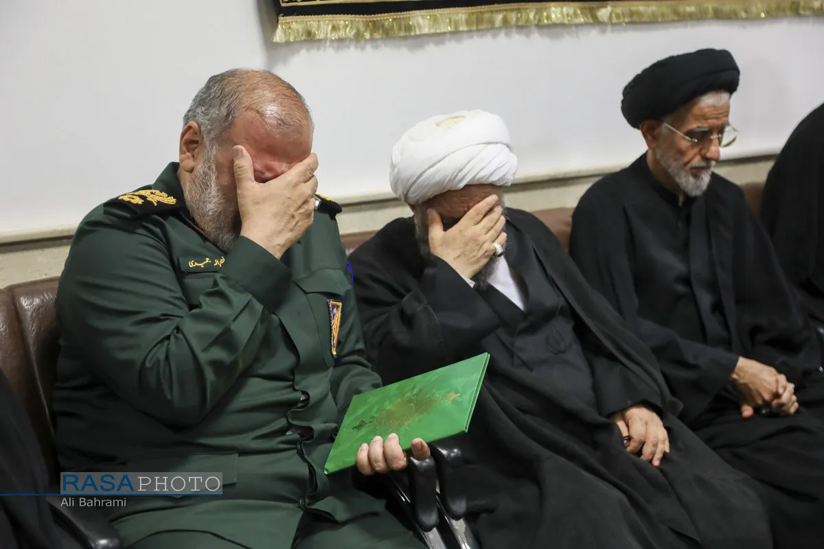 مراسم بزرگداشت قائد شهید امت حضرت آیت&zwnj;الله&zwnj;العظمی خامنه ای در دفتر حضرت آیت الله جوادی آملی