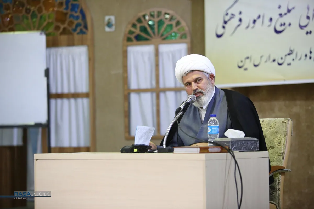مراسم اختتامیه دوره آموزشی - توجیهی با حضور ۵۰۰ نفر از معاونین و مسئولین تبلیغ
