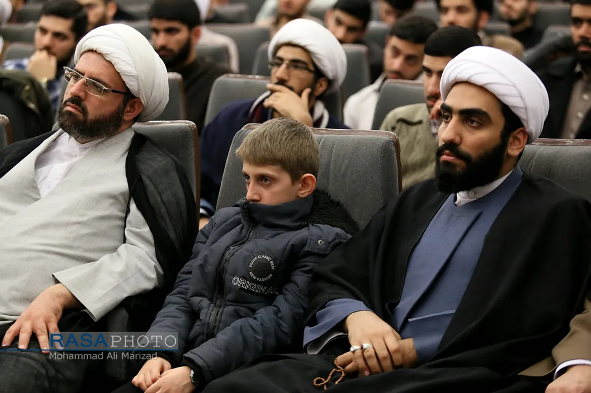 دیدار جمعی از طلاب مدارس علمیه قم با آیت الله مصباح یزدی