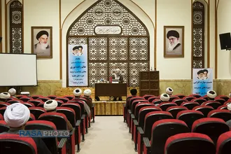 نشست مهارت افزایی شیوه&zwnj;های مدیریت در مدارس علمیه با حضور حجت الاسلام عالم زاده نوری معاون تهذیب حوزه علمیه