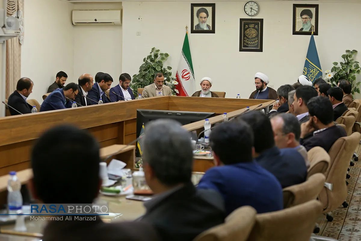 دیدار جمعی از دادستان&zwnj;های قوه قضاییه با آیت الله یزدی رئیس جامعه مدرسین&lrm;