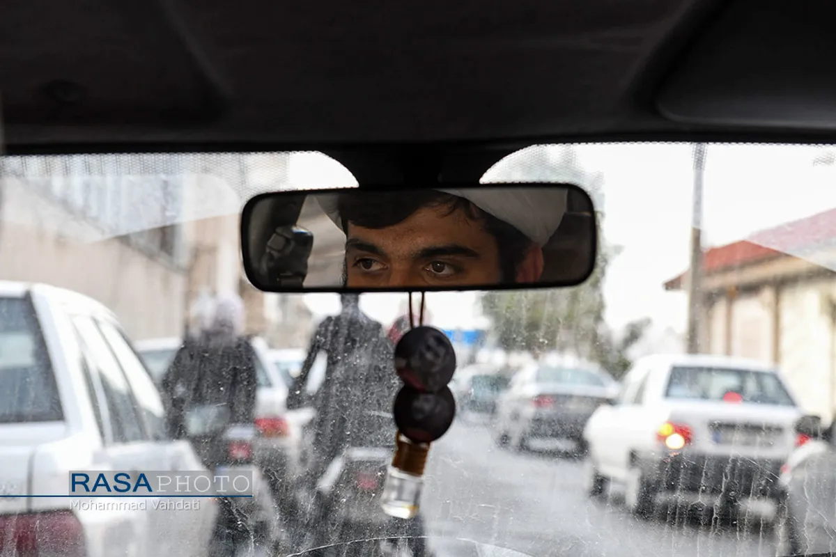 تقدیر جمعی از طلاب از پزشکان و پرستاران فعال در درمان بیماران مبتلا به کرونا