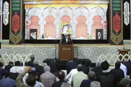 بزرگداشت رهبر شهید انقلاب از سوی آیت‌الله مکارم شیرازی در حرم مطهر