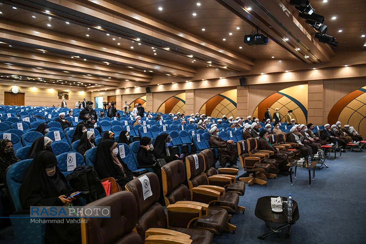مراسم نکوداشت مرحوم آیت الله سلطان&zwnj;الواعظین شیرازی با قرائت پیام حضرت آیت الله سبحانی در سالن همایش های غدیر دفتر تبلیغات اسلامی برگزار شد.