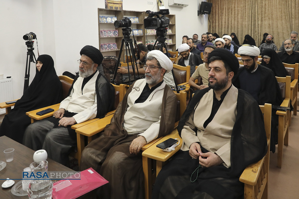 نشست «بعثت خون»؛ بازخوانی ابعاد تمدنی و اجتماعی شهادت رهبر شهید انقلاب