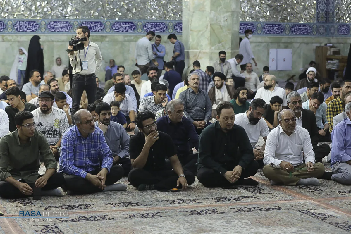 آیین تکریم روز خبرنگار در حرم کریمه اهل&zwnj;بیت (س)
