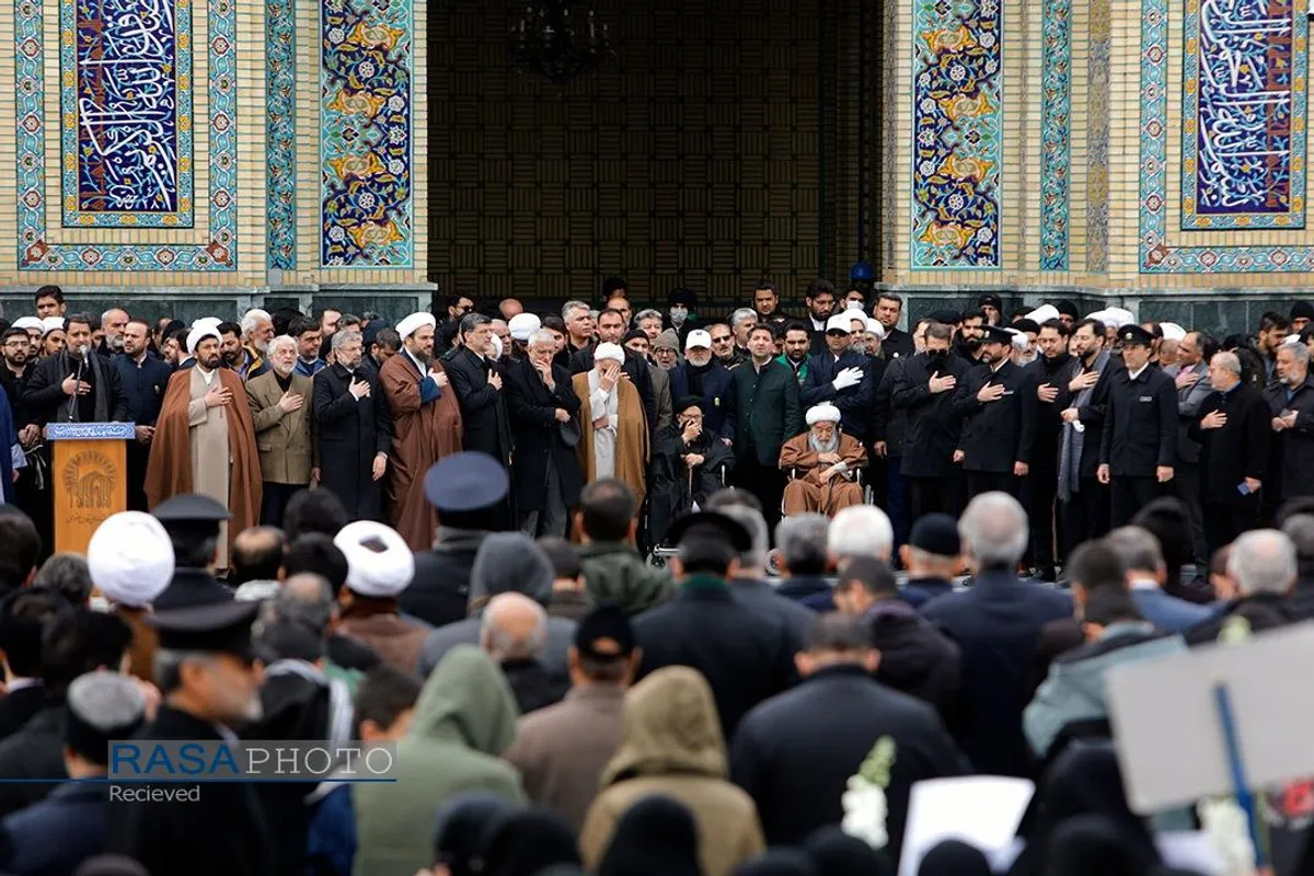 تشییع پیکر آیت&zwnj;الله امامی کاشانی در حرم مطهر رضوی