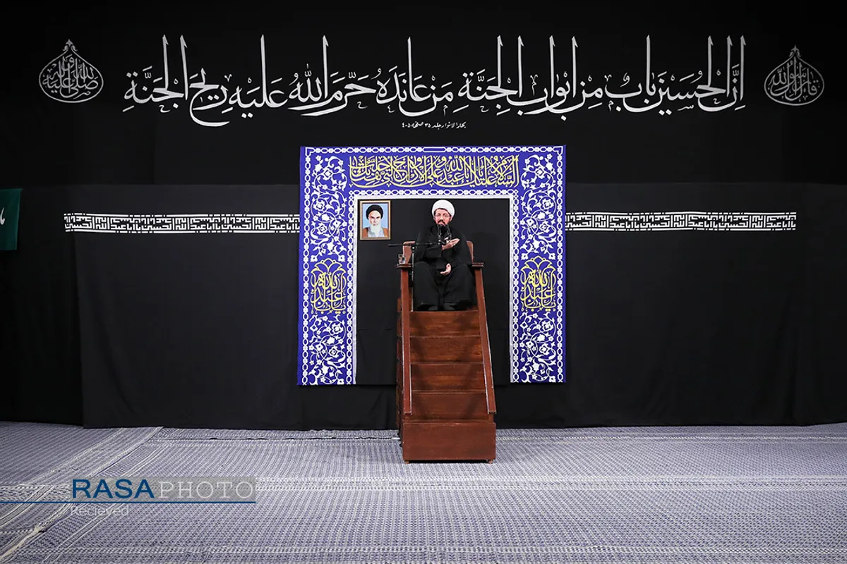 مراسم عزاداری شب عاشورای حسینی (علیه&zwnj;السلام) با حضور رهبر انقلاب