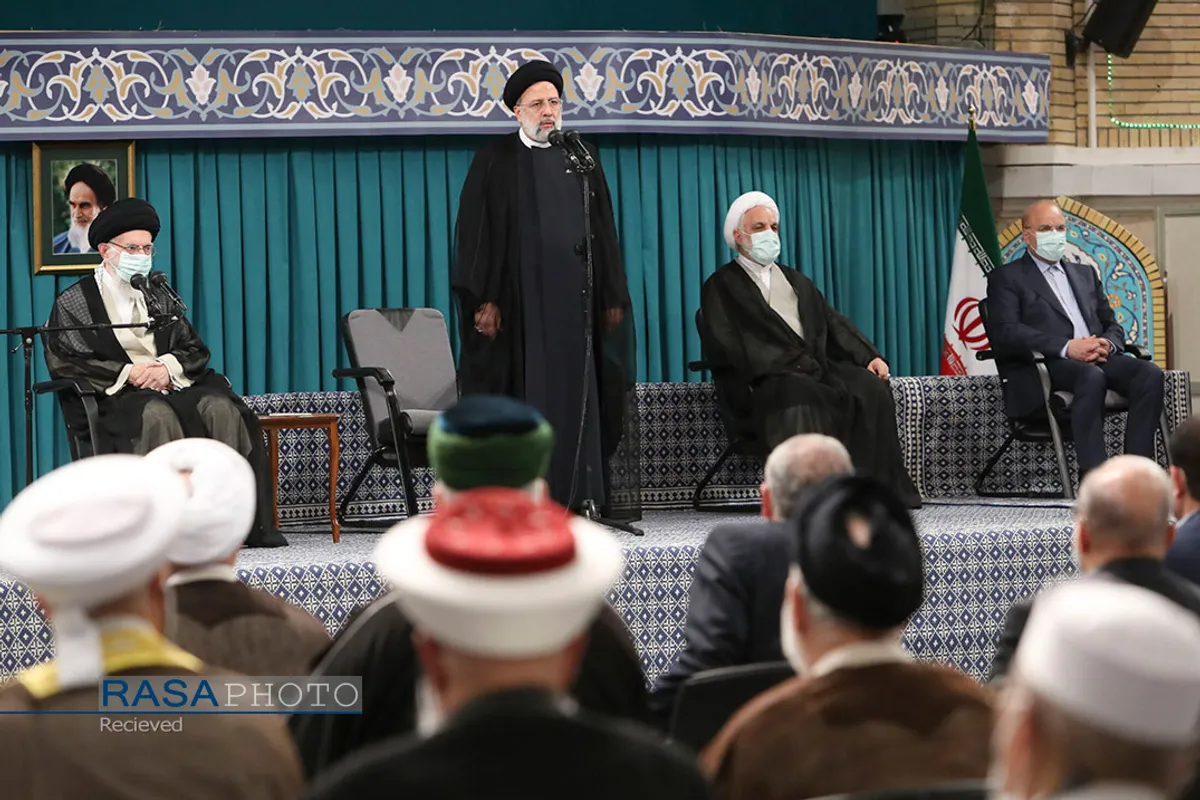 دیدار مسئولان نظام و میهمانان کنفرانس وحدت اسلامى با مقام معظم رهبری