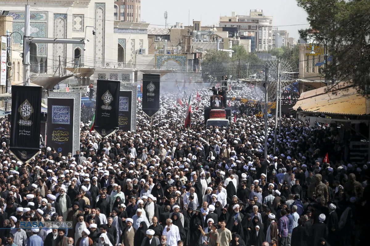 تشییع پیکر حضرت آیت الله شبیری زنجانی در قم - ۲
