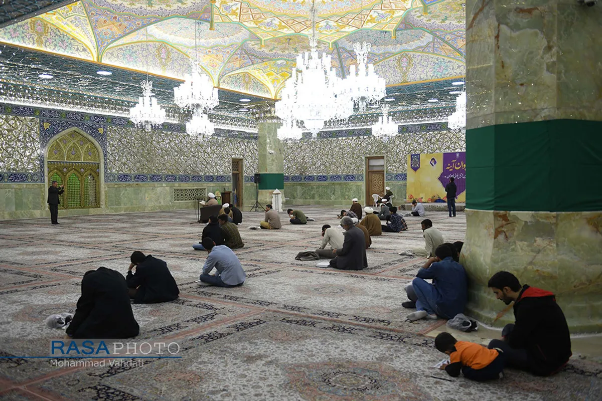 مراسم قرائت کامل دعای ابوحمزه&zwnj;ثمالی در حرم کریمه اهلبیت (ع)