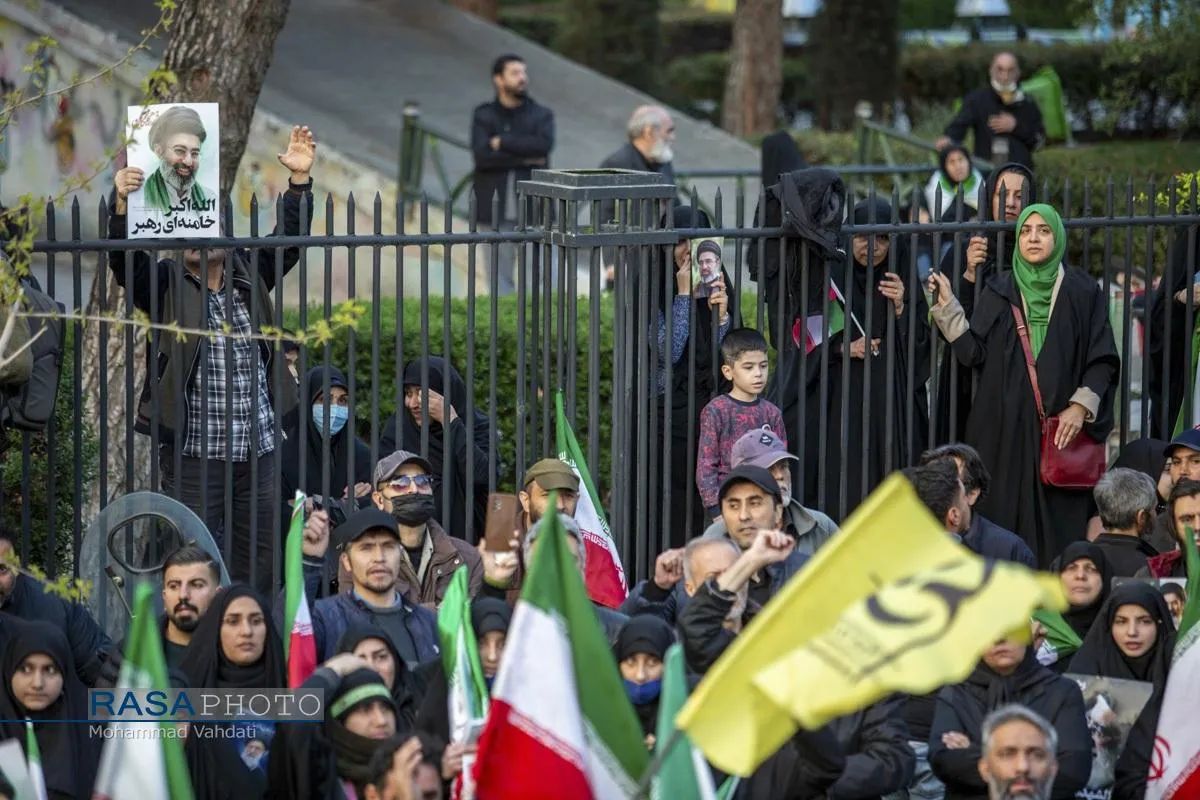 تشییع شهید دکتر علی لاریجانی، سردار سلیمانی و شهدای ناو دنا در تهران
